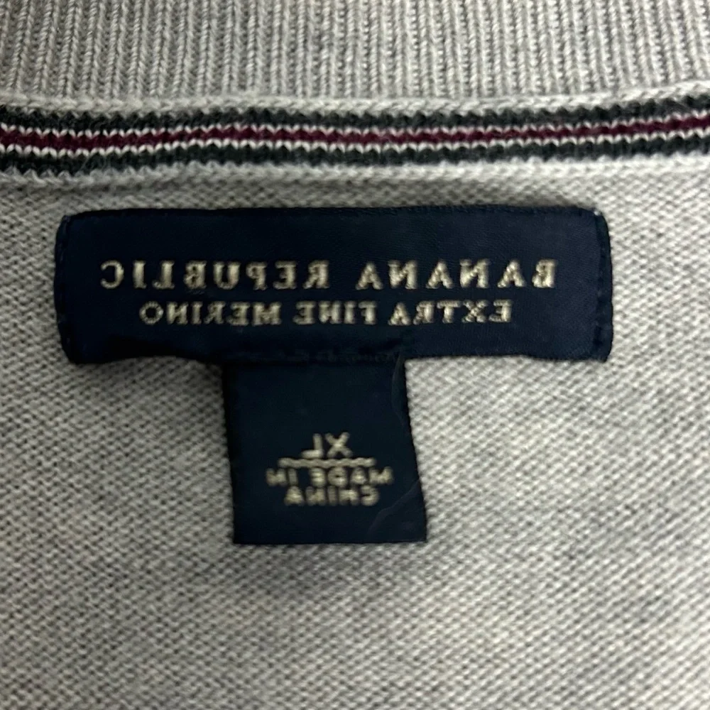 Banana Republic - Extra Fine 100% Merlino - Light Gray Crewneck Sweater